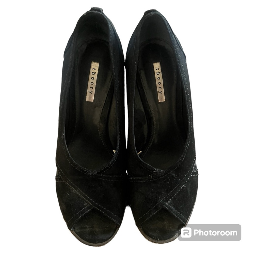 Black suede theory pumps